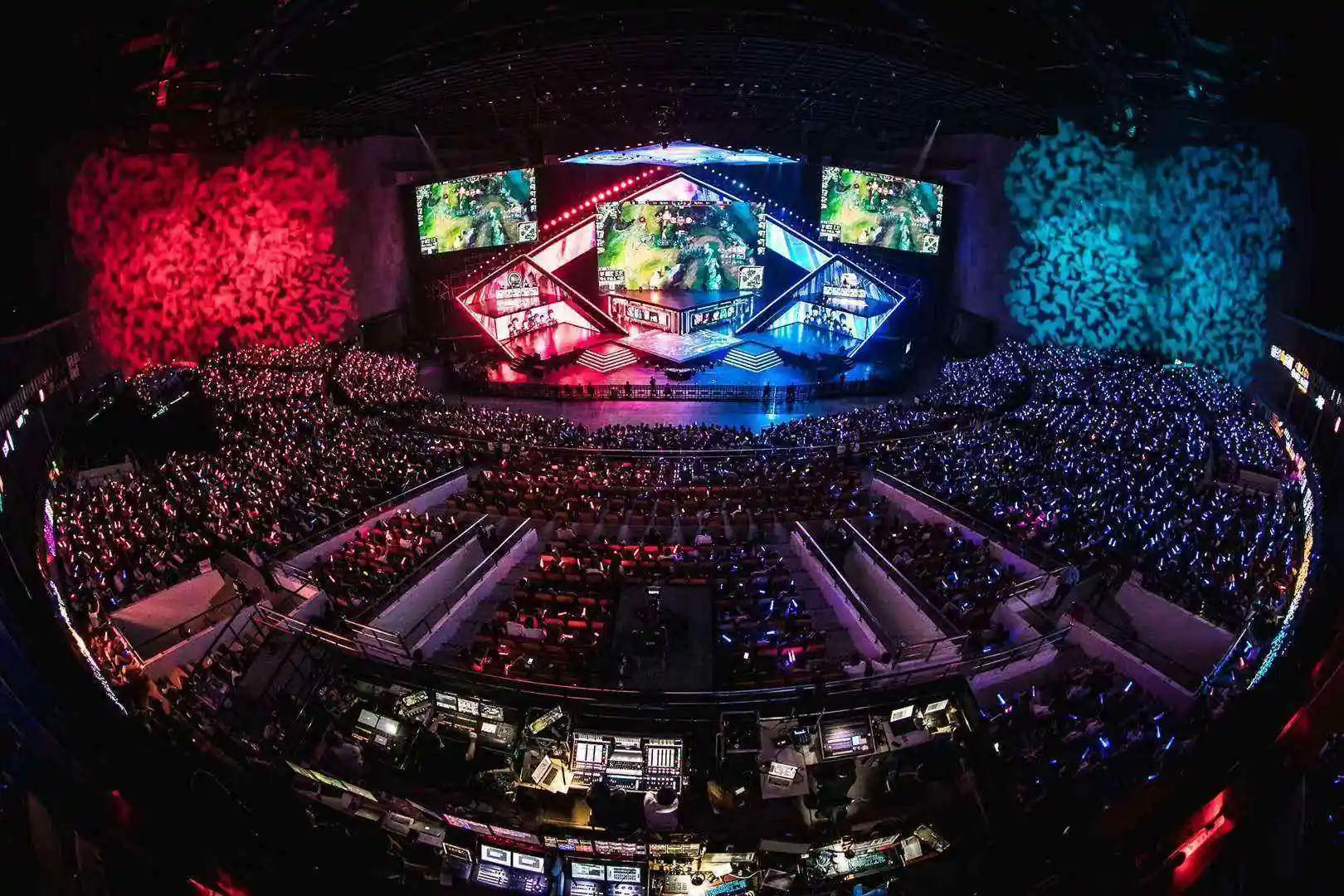 IG战队登顶LPL赛区，全球战队实力排行榜位列第三，电竞媒体深度解析世界赛前景